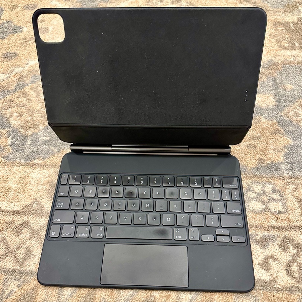 Authentic Apple Magic Keyboard for iPad - Black